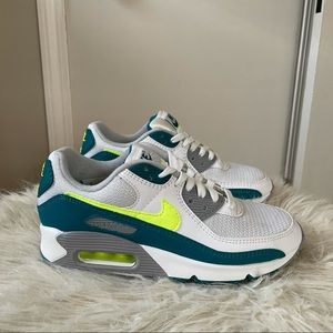 Nike Air Max 90 Sneakers